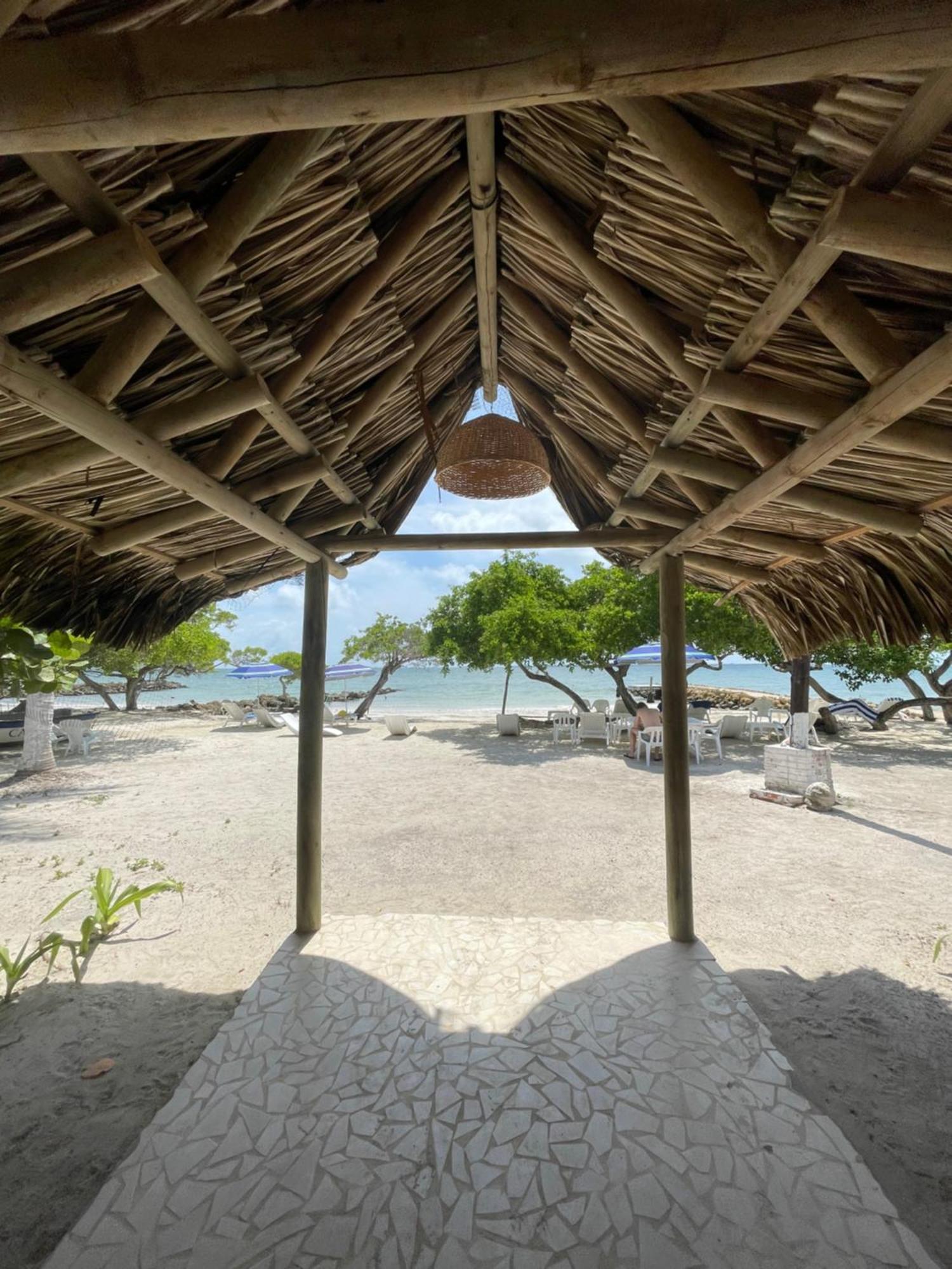 Hotel Carey Beach Isla Barú Екстериор снимка