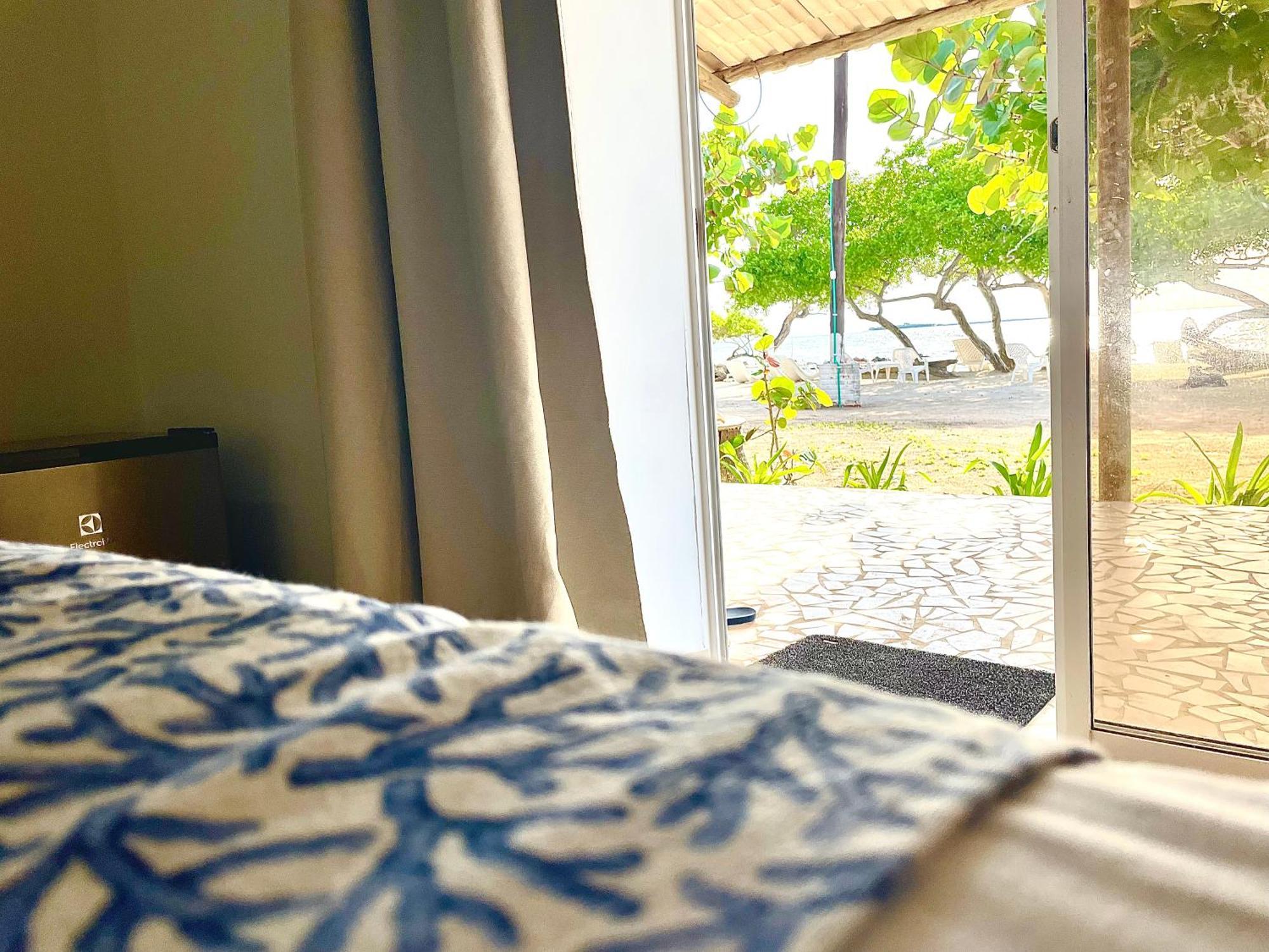 Hotel Carey Beach Isla Barú Екстериор снимка