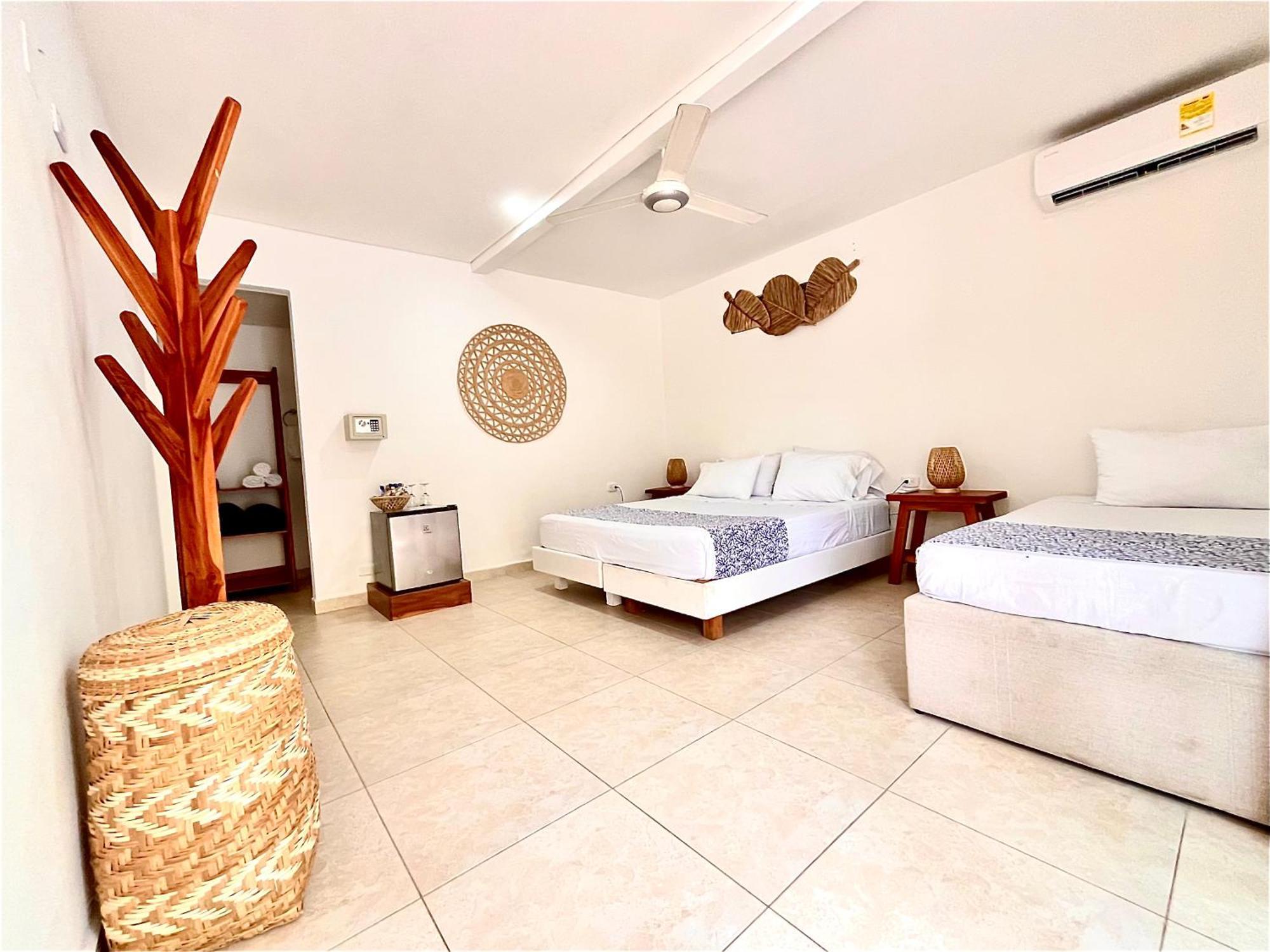 Hotel Carey Beach Isla Barú Екстериор снимка