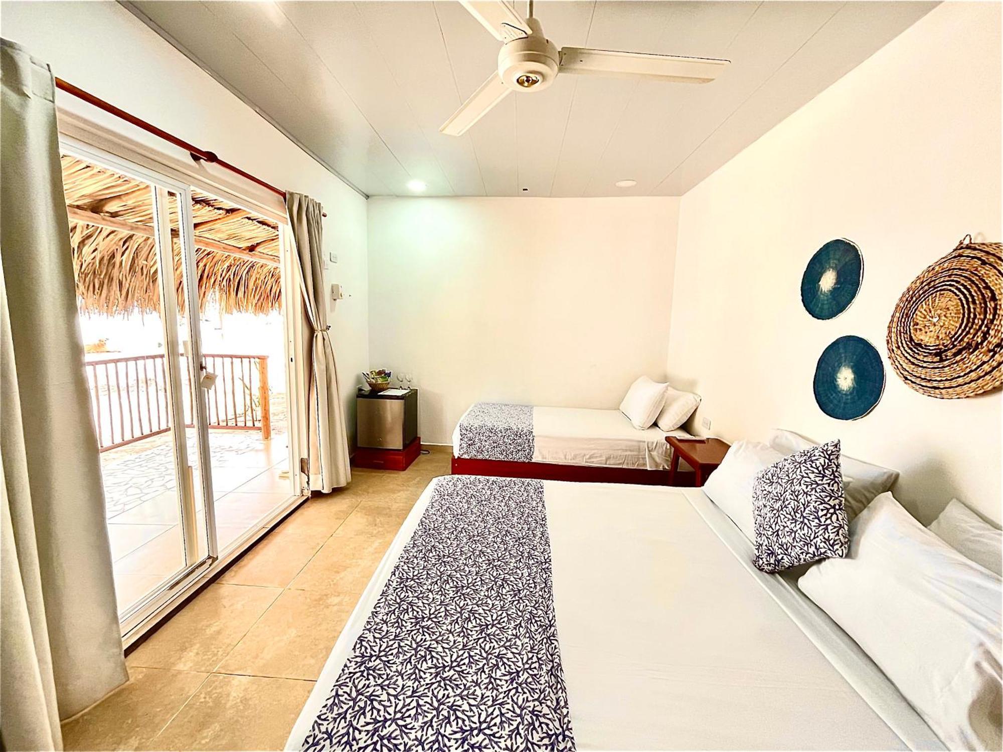 Hotel Carey Beach Isla Barú Екстериор снимка