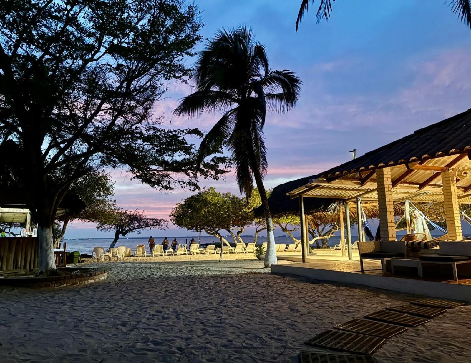 Carey Beach Isla Barú Екстериор снимка