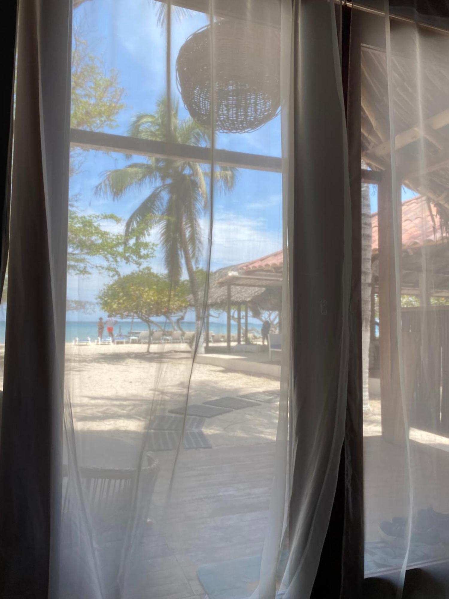 Hotel Carey Beach Isla Barú Екстериор снимка