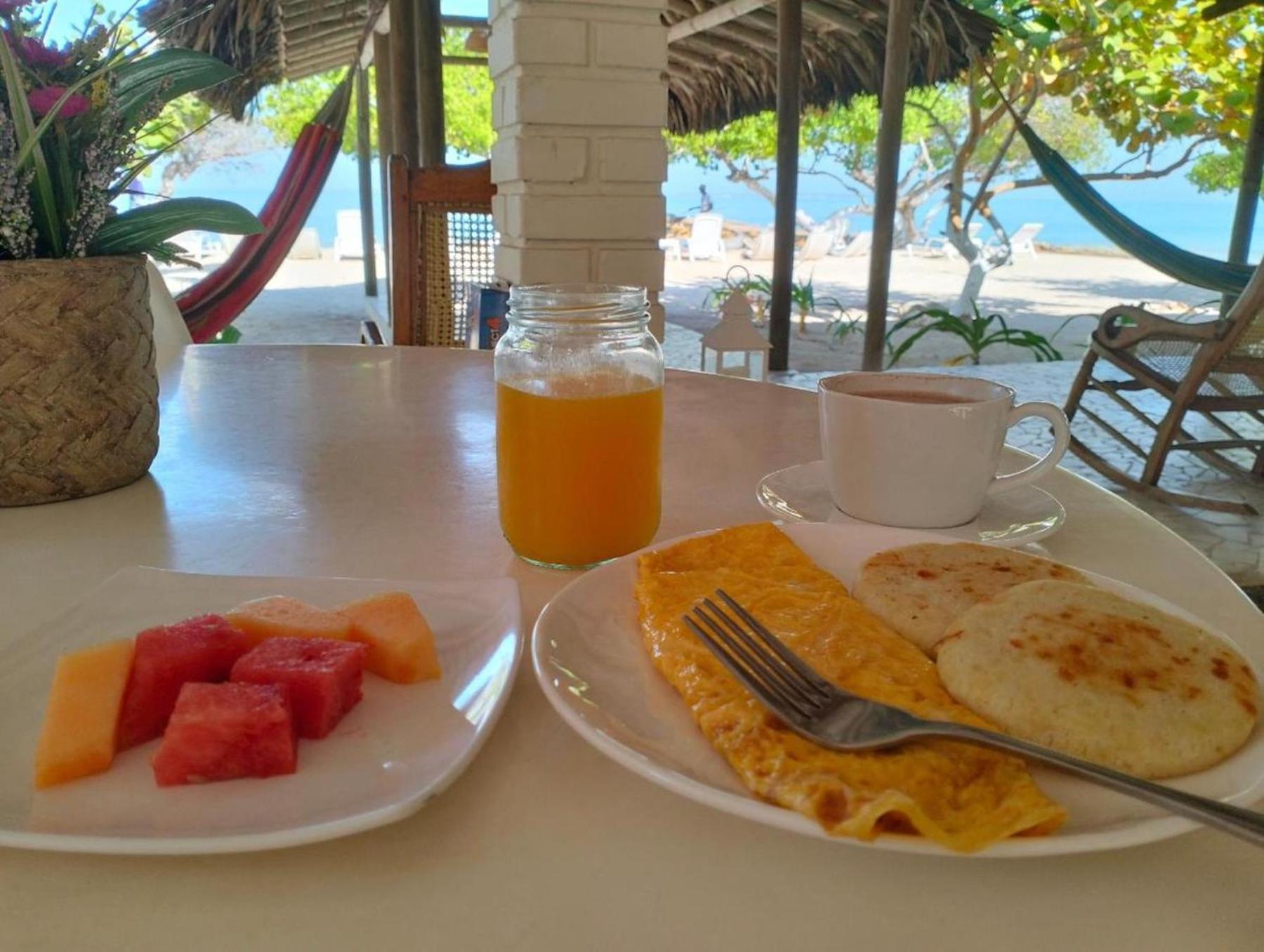 Hotel Carey Beach Isla Barú Екстериор снимка